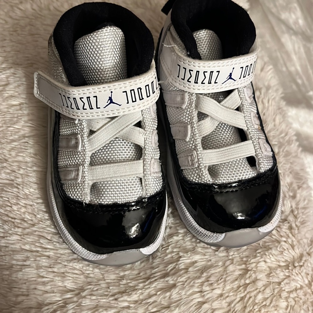 Kids Jordan 11 Retro
